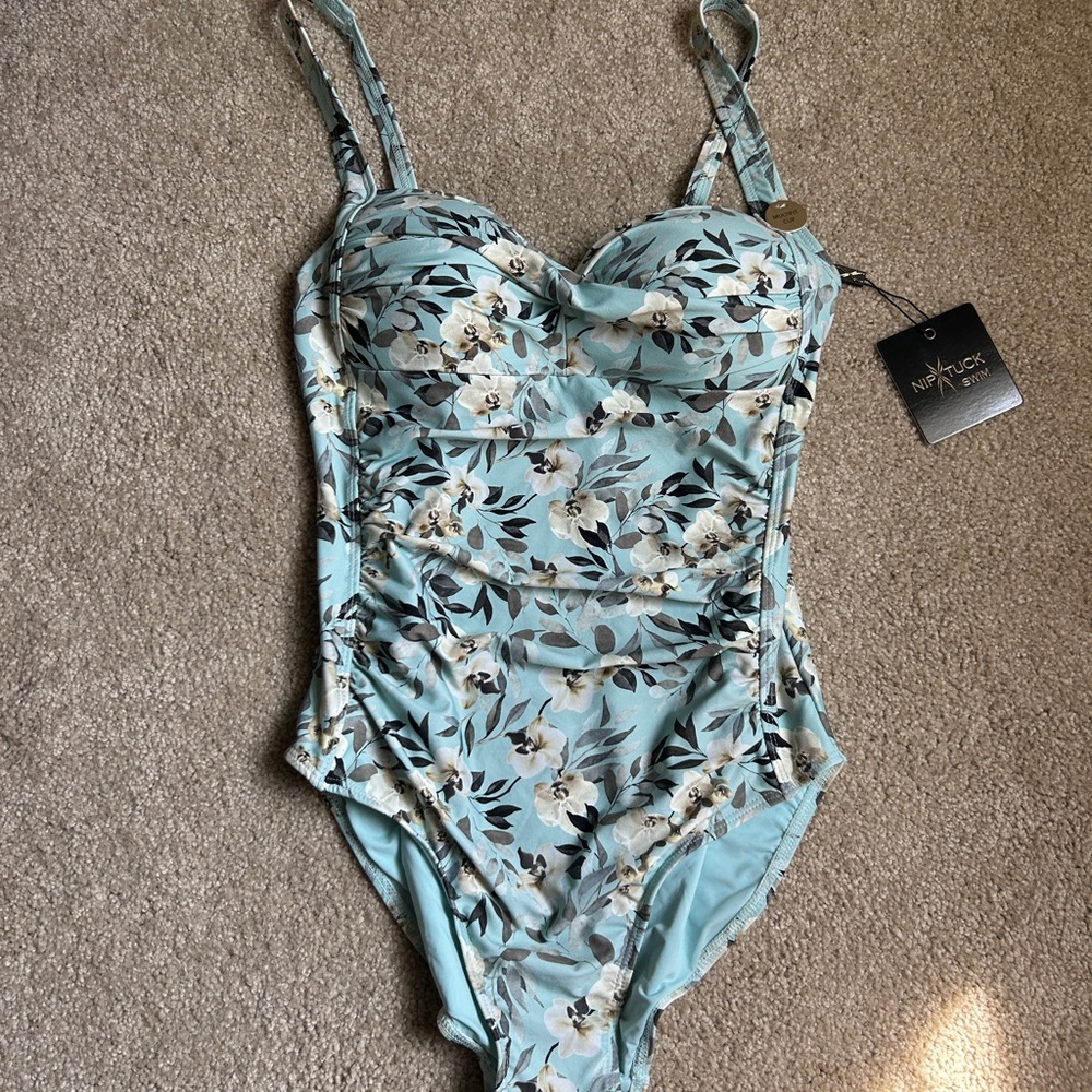 NWT Nip Tuck floral one piece swimsuit body slimming panels molded cups